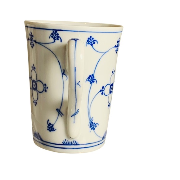 Vintage Moschendorf Bavaria Blue White Strawflower‎ Chocolate Cups Set of 2 - Picture 3 of 13